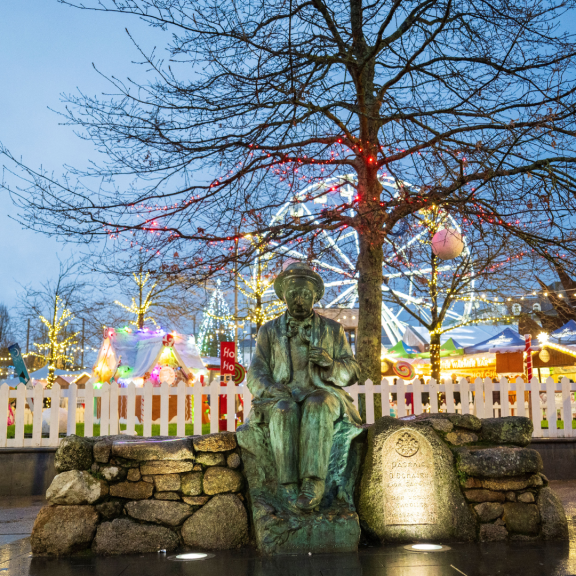 Pádraic Ó Conaire enjoying Christmas