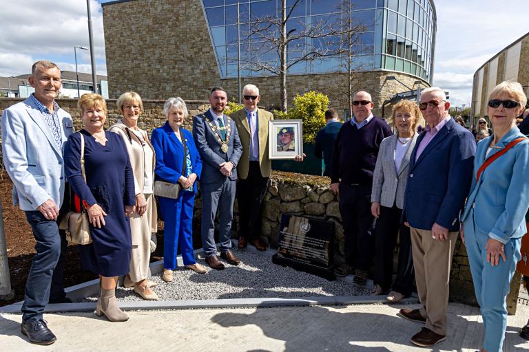A picture showing the family of Pte Stephen Griffin alongside Mayor of the City of Galway, Cllr. Mike Cubbard, at the unveiling of the commemorative plaque.
