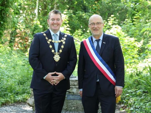 Mayor of Galway City and Mayor of Lorient standing together.