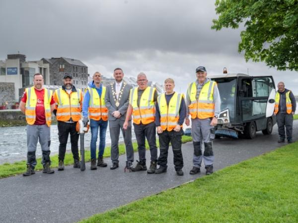 Litter Management Unit and Mayor at Claddagh
