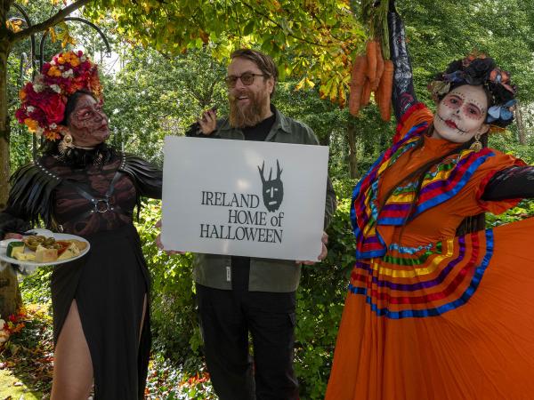 Chef JP McMahon with Mexican Community in Galway