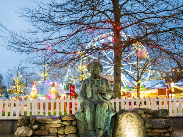 Pádraic Ó Conaire enjoying Christmas