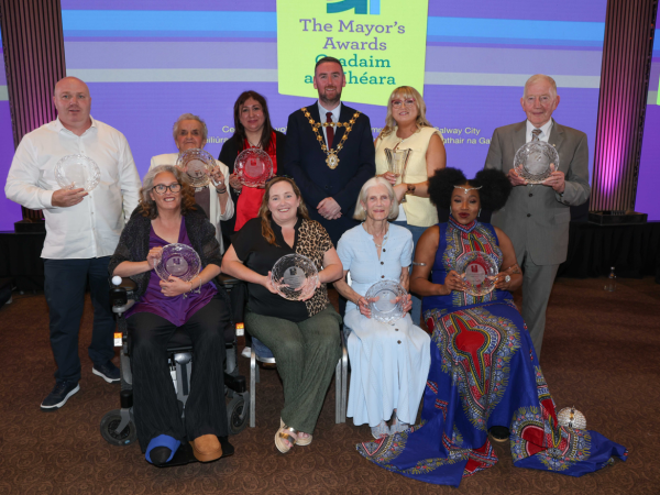 Mayors Award Winners with their plaques 