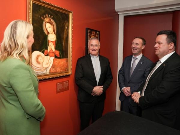 Deputy Mayor of the City of Galway, Cllr. Josie Forde; Bishop of Galway and Clonfert Michael Duignan; Galway City Council Chief Executive Leonard Cleary; and the Hungarian Ambassador, Dr. Gergely Bánhegyi beside the painting 'Irish Madonna' at the launch event. 